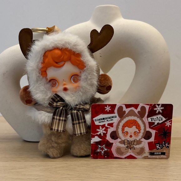 Winter Sullpanda Symphony with card Labubu Popmart - Picture 1 of 3